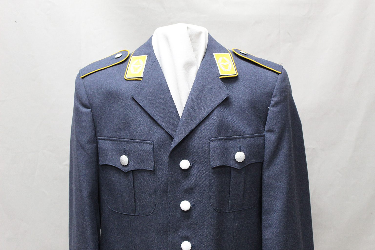 West German Air Force Tunic - 17 . HM387 - Time Traveler Militaria