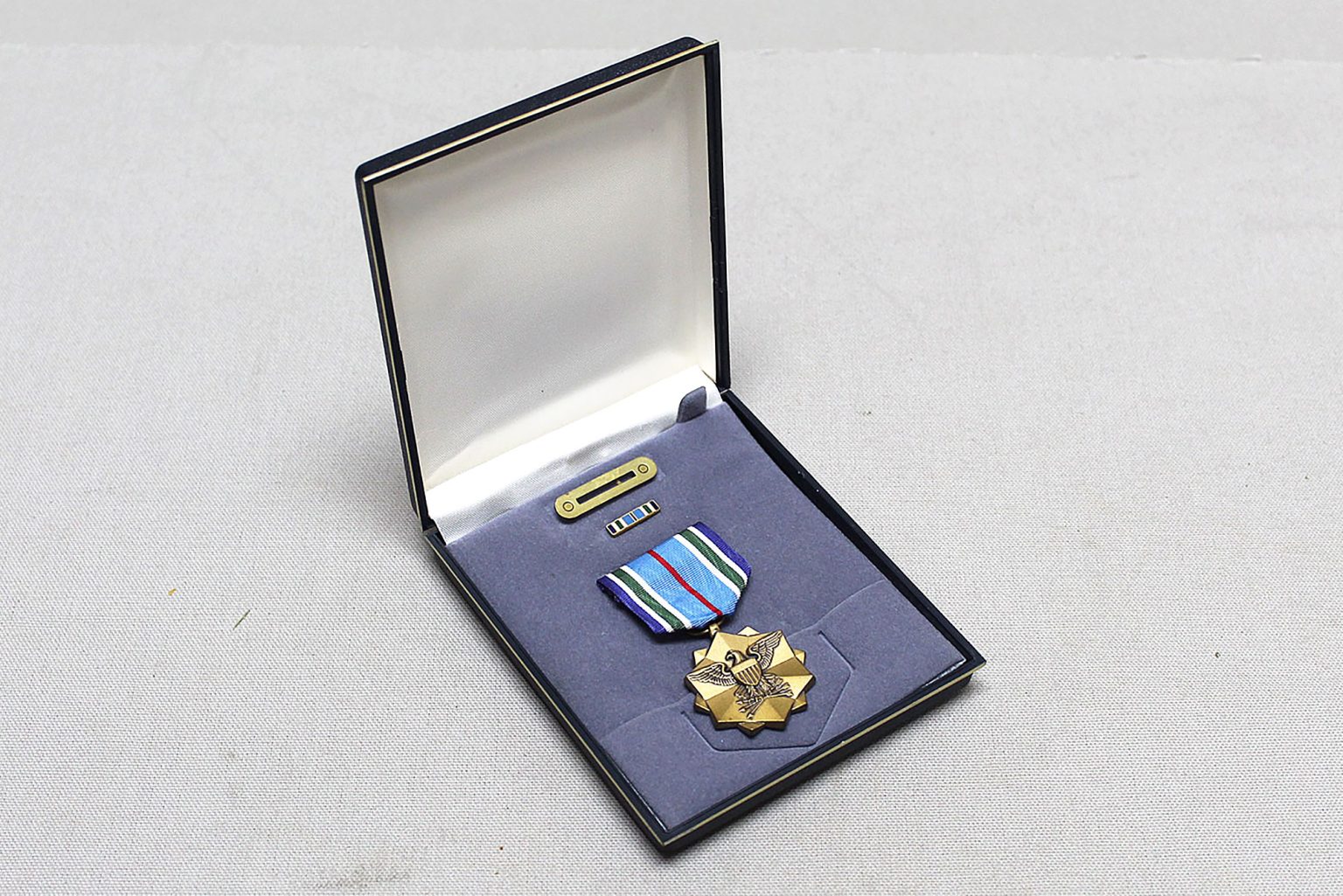 US Joint Services Medal . YMU4720 - Time Traveler Militaria