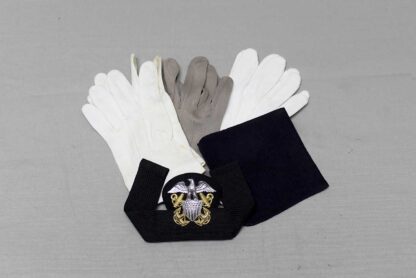 US Navy Group - Gloves and Officer Cap Insignia . FLU4800