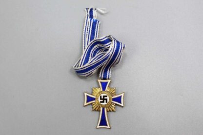 WW2 German Mothers Cross in Gold . GO5100