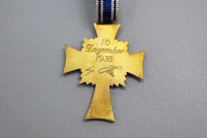 WW2 German Mothers Cross in Gold . GO5100 - Image 4