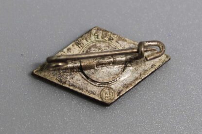 SOLD WW2 German HJ Members Pin RZM M1/105 . PIN4012cxrs2 - Image 3