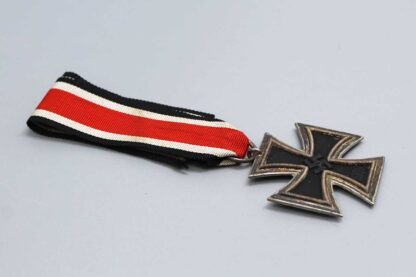 WW2 German Iron Cross 2nd Class "24" . GO5104 - Image 4