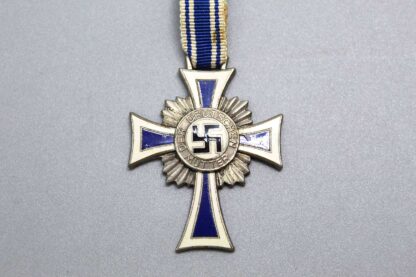 SOLD WW2 German Mothers Cross Silver . GO5106b - Image 3