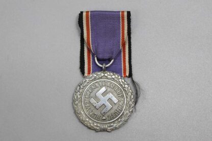 SOLD WW2 German Luftschutz Medal 2nd Class . GO5124 - Image 2