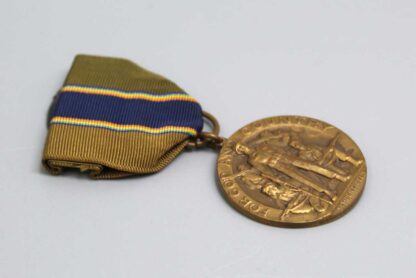 American Legion USMC Medal . YMU4856b - Image 2